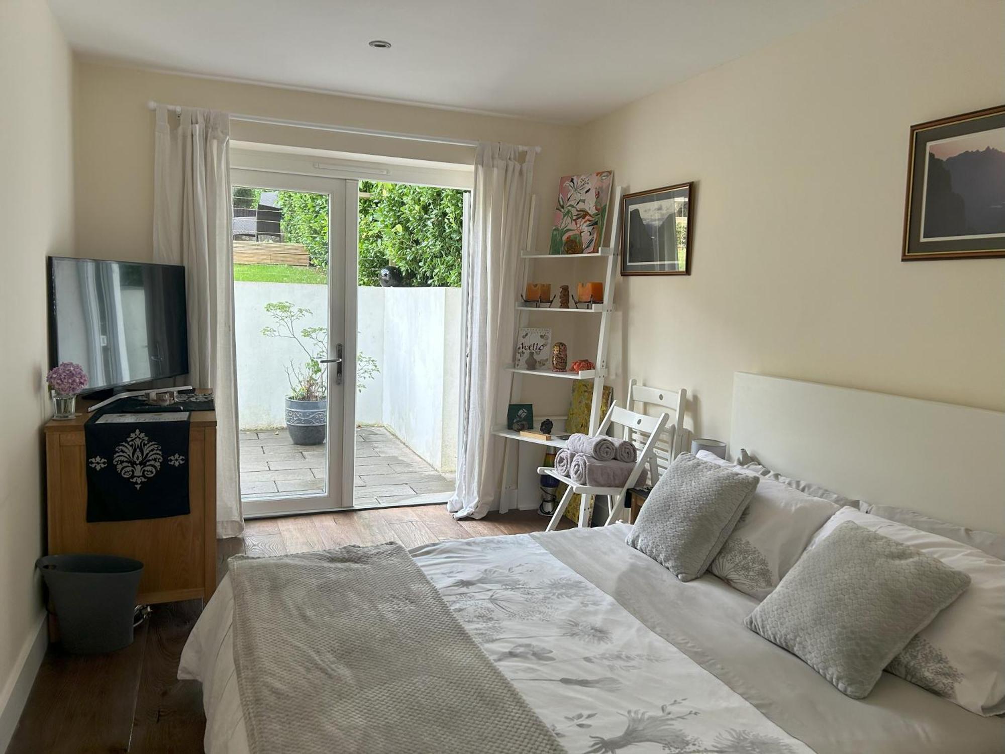 Sanctuary By The Sea With Large Room Including Lounge, Bathroom, Direct Garden Access & Free Parking Brighton Luaran gambar